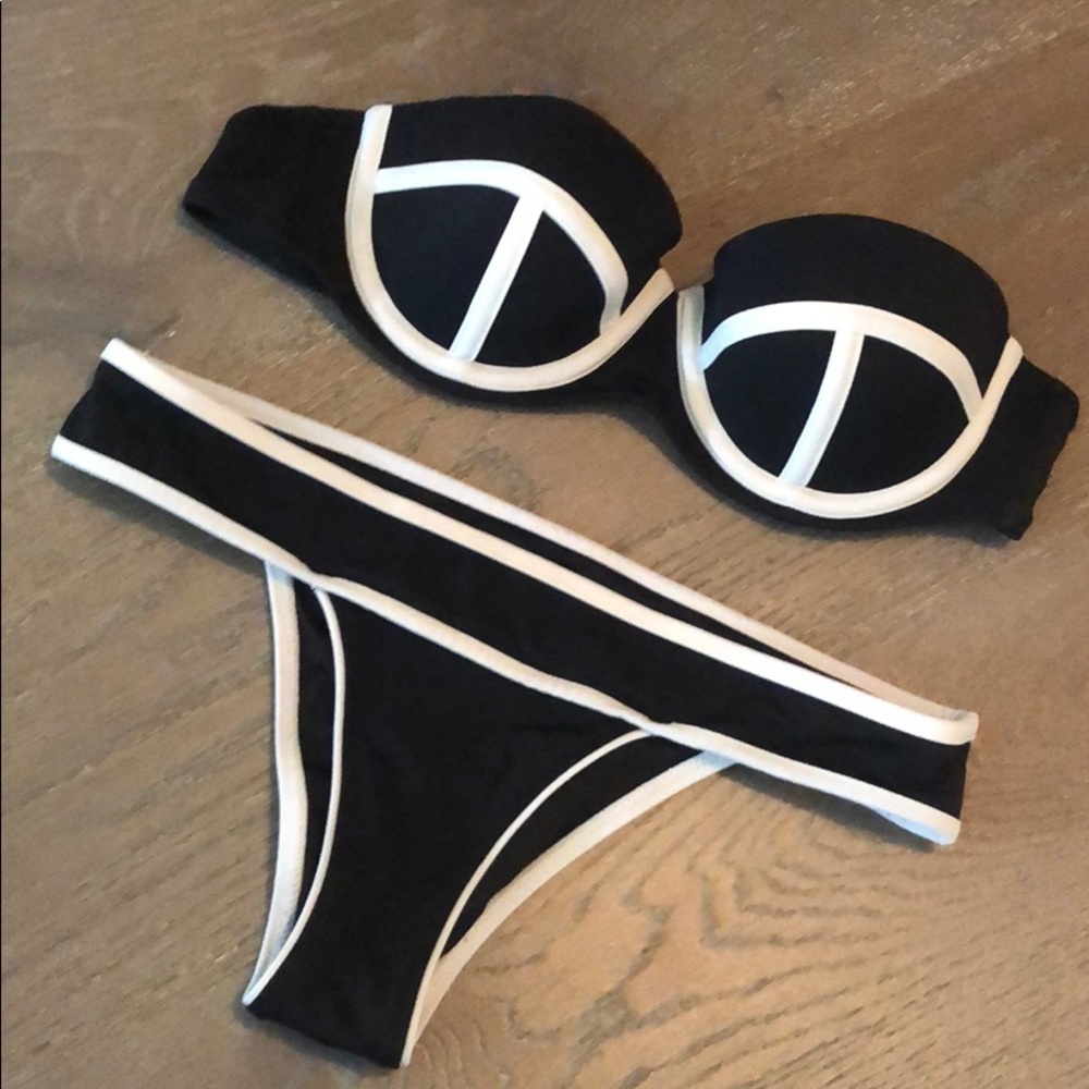 Victoria’s Secret Bikini Set